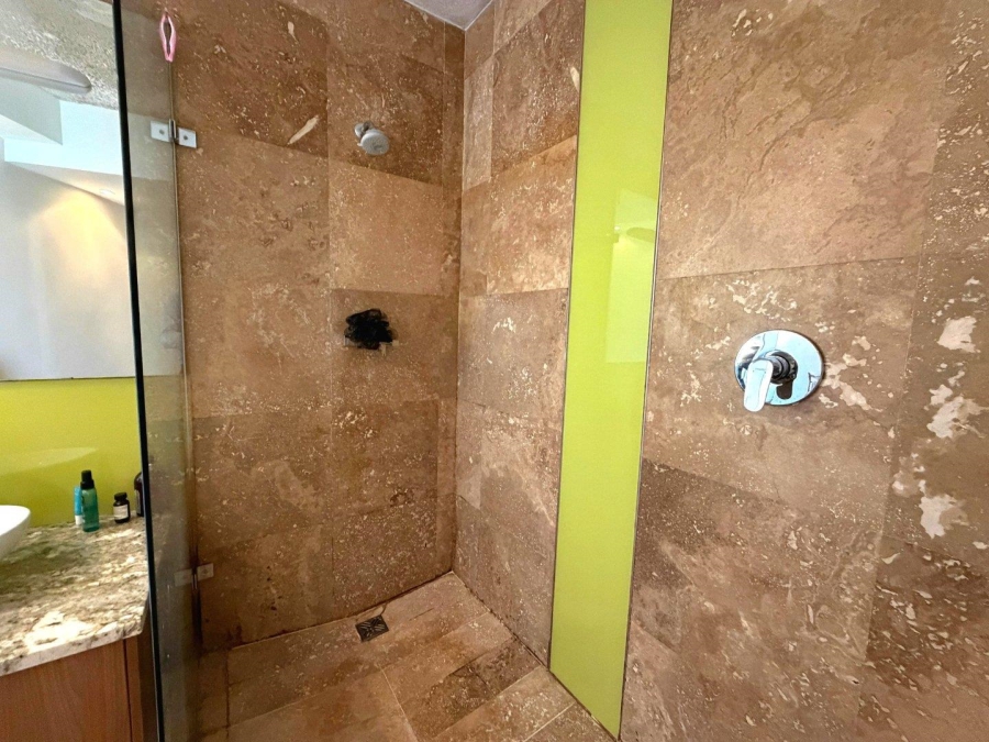 1 Bedroom Property for Sale in Vredehoek Western Cape